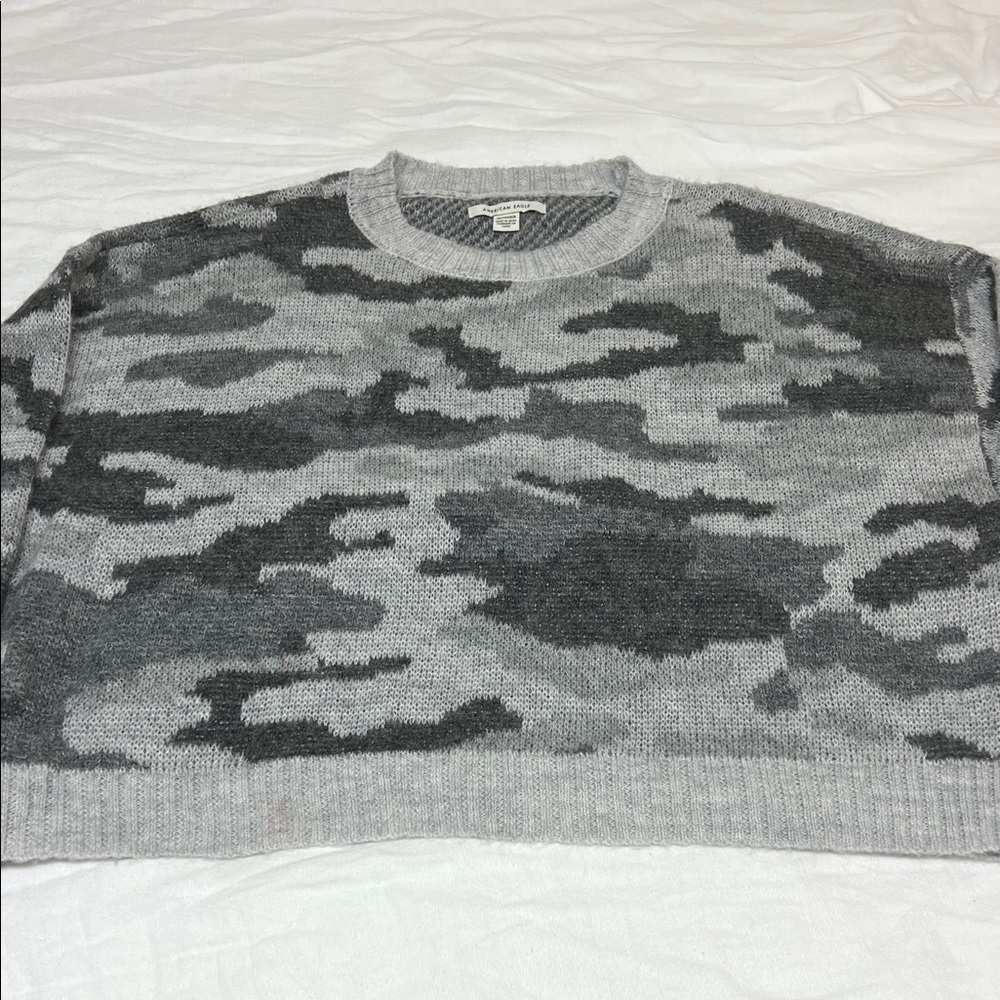 American Eagle Outfitters Gray Camouflage Crewneck Cropped  Sweater Sz XS